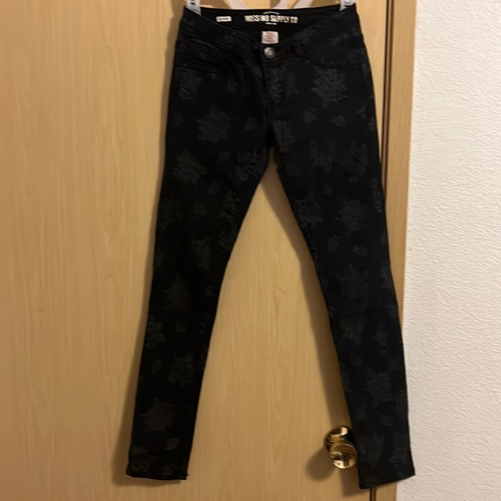 Mossimo Supply Co. Skinny Jeans. Size 1.